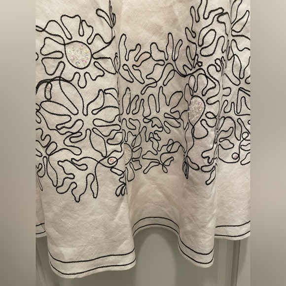 Gorgeous Vintage Rafaella 100% Linen White and Black Flower Embroidered … - Picture 1 of 4